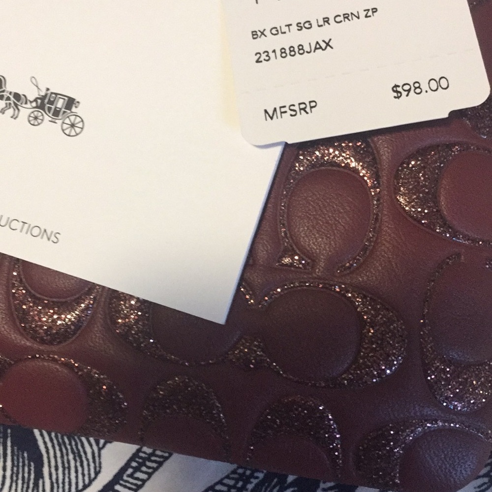 ⛔️SOLD⛔️Coach Glitter Wristlet - Picture 3 of 5